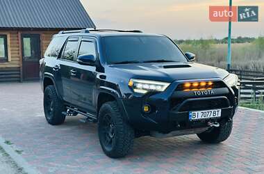 Внедорожник / Кроссовер Toyota 4Runner 2017 в 