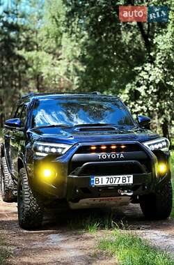 Внедорожник / Кроссовер Toyota 4Runner 2017 в 