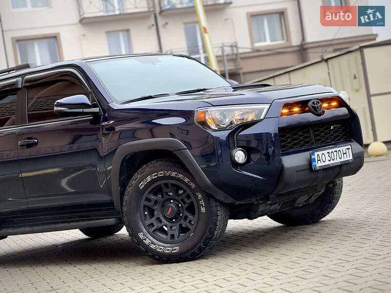 Внедорожник / Кроссовер Toyota 4Runner 2017 в Ужгороде