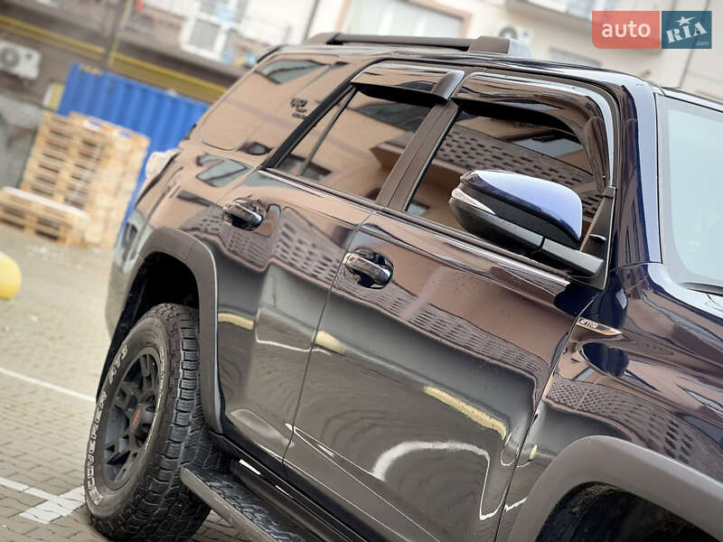 Внедорожник / Кроссовер Toyota 4Runner 2017 в Ужгороде