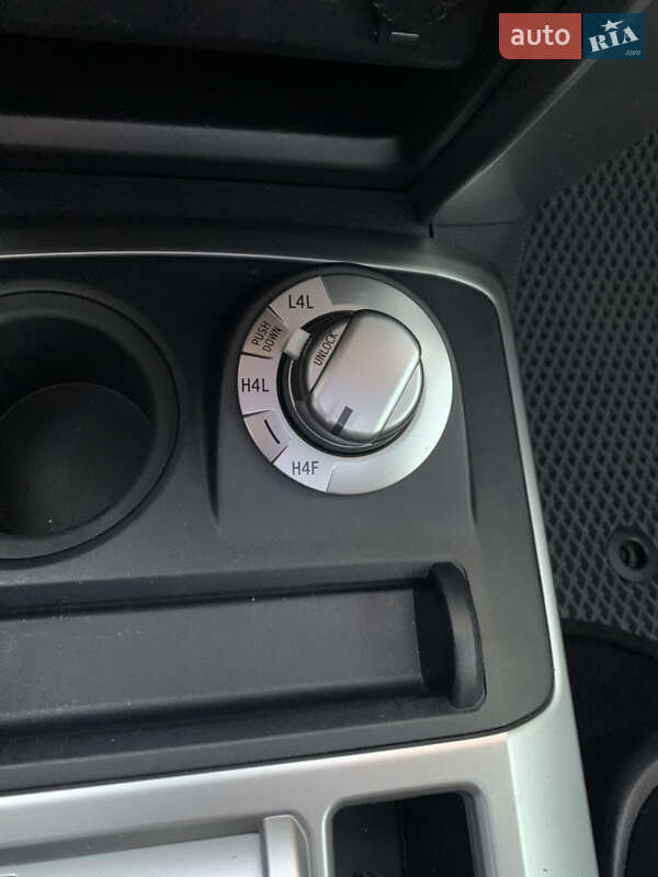 Внедорожник / Кроссовер Toyota 4Runner 2016 в Киеве