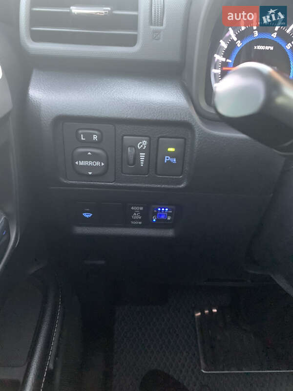 Внедорожник / Кроссовер Toyota 4Runner 2016 в Киеве