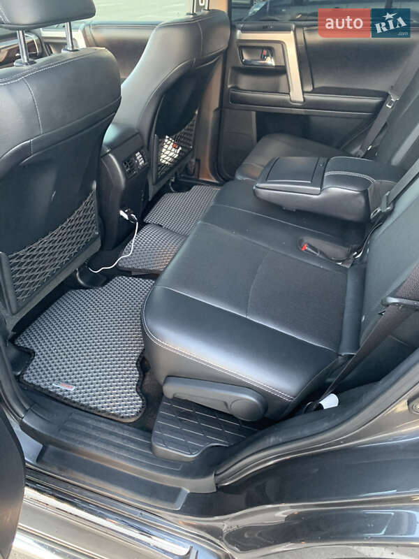 Внедорожник / Кроссовер Toyota 4Runner 2016 в Киеве