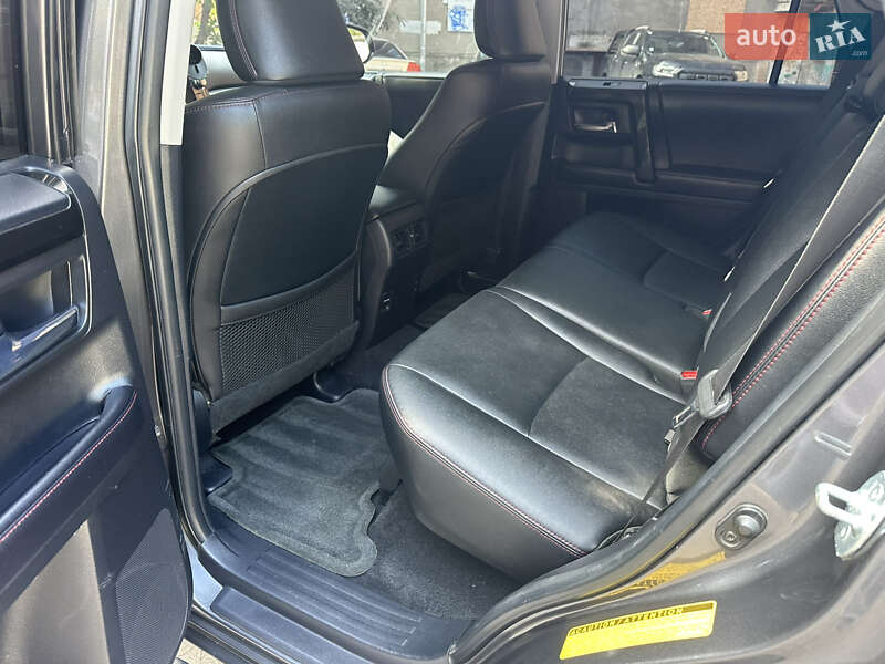 Позашляховик / Кросовер Toyota 4Runner 2016 в Харкові