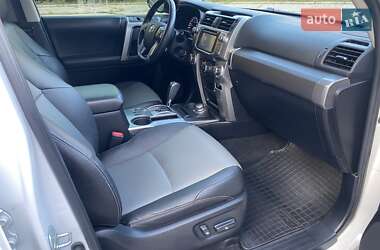 Внедорожник / Кроссовер Toyota 4Runner 2017 в 