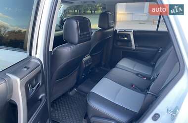 Внедорожник / Кроссовер Toyota 4Runner 2017 в 