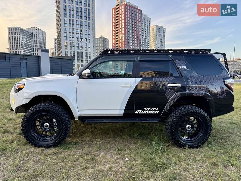 Позашляховик / Кросовер Toyota 4Runner 2017 в Києві фото 4 Позашляховик / Кросовер Toyota 4Runner 2017 в Києві