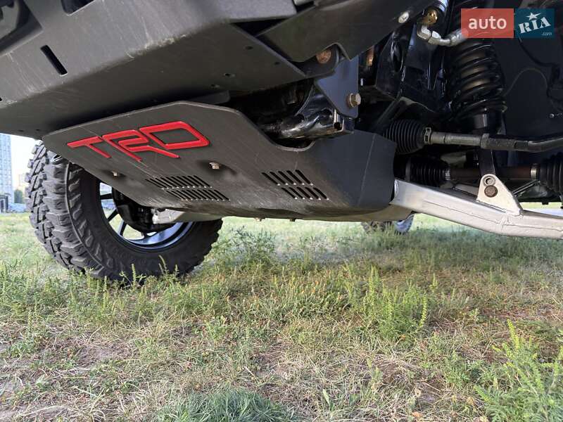 Позашляховик / Кросовер Toyota 4Runner 2017 в Києві фото 12 Позашляховик / Кросовер Toyota 4Runner 2017 в Києві