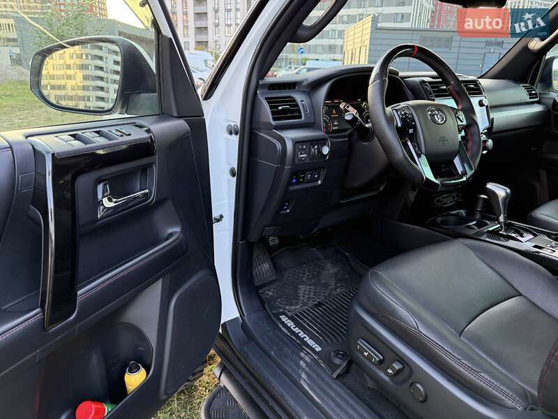 Позашляховик / Кросовер Toyota 4Runner 2017 в Києві фото 13 Позашляховик / Кросовер Toyota 4Runner 2017 в Києві