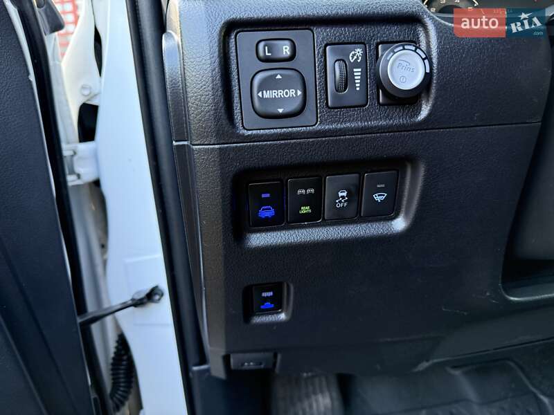 Позашляховик / Кросовер Toyota 4Runner 2017 в Києві фото 17 Позашляховик / Кросовер Toyota 4Runner 2017 в Києві