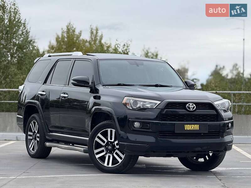 Позашляховик / Кросовер Toyota 4Runner 2016 в Києві
