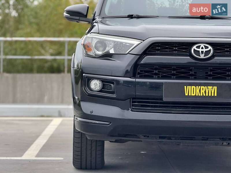 Позашляховик / Кросовер Toyota 4Runner 2016 в Києві