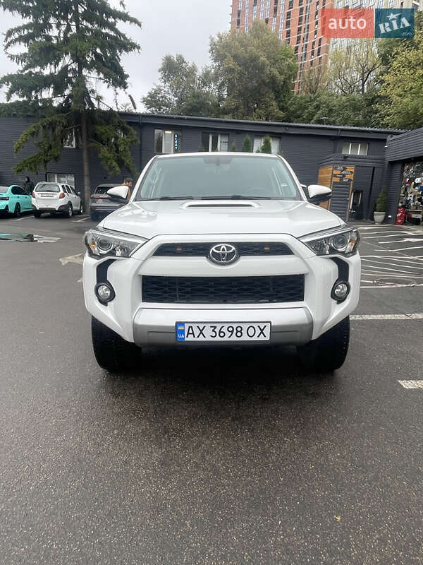 Внедорожник / Кроссовер Toyota 4Runner 2016 в Киеве фото 2 Внедорожник / Кроссовер Toyota 4Runner 2016 в Киеве