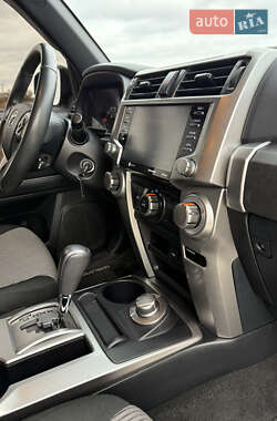 Внедорожник / Кроссовер Toyota 4Runner 2020 в 