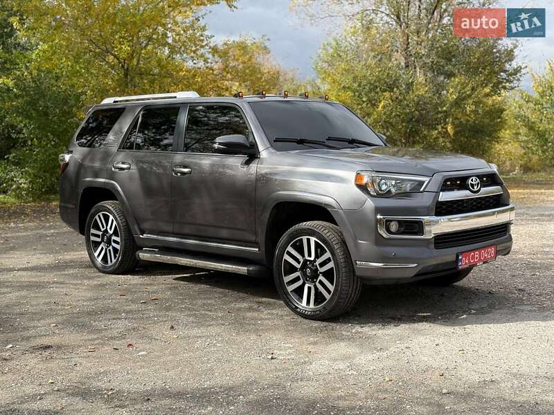 Позашляховик / Кросовер Toyota 4Runner 2014 в Кривому Розі