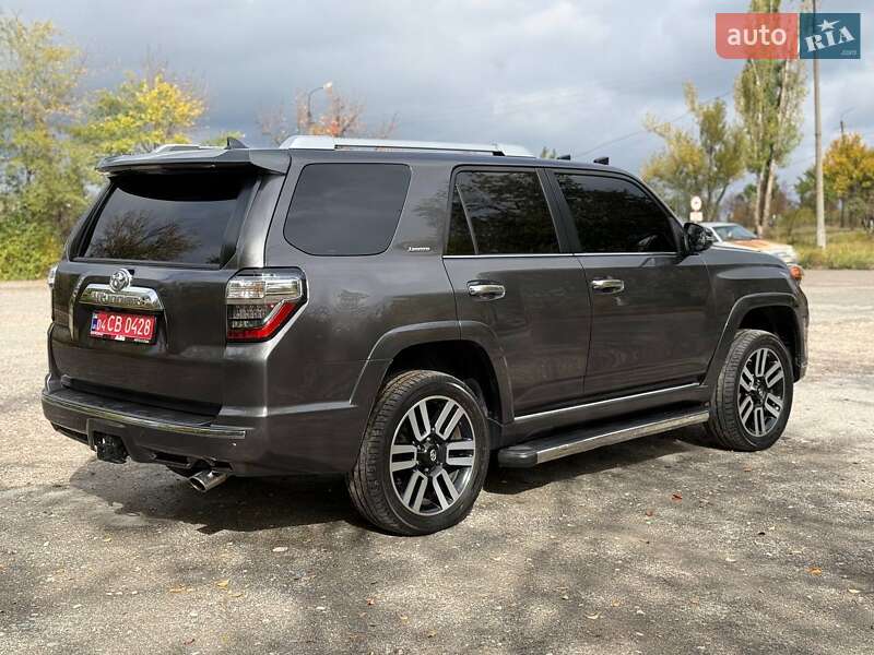 Позашляховик / Кросовер Toyota 4Runner 2014 в Кривому Розі