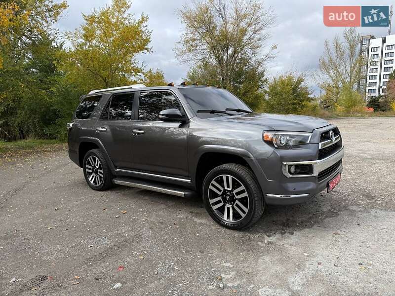 Позашляховик / Кросовер Toyota 4Runner 2014 в Кривому Розі