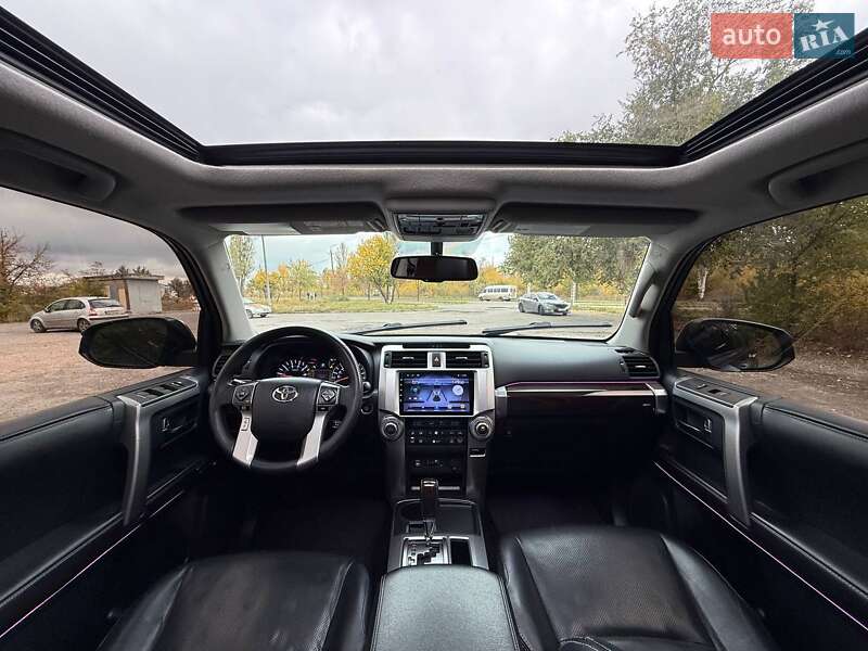 Позашляховик / Кросовер Toyota 4Runner 2014 в Кривому Розі