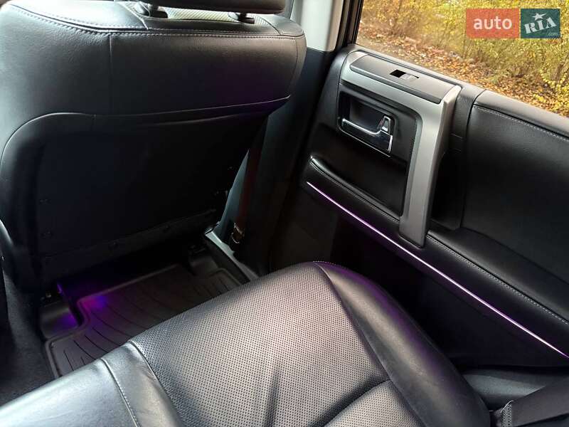 Позашляховик / Кросовер Toyota 4Runner 2014 в Кривому Розі