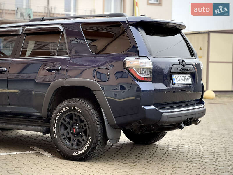 Внедорожник / Кроссовер Toyota 4Runner 2017 в Ужгороде