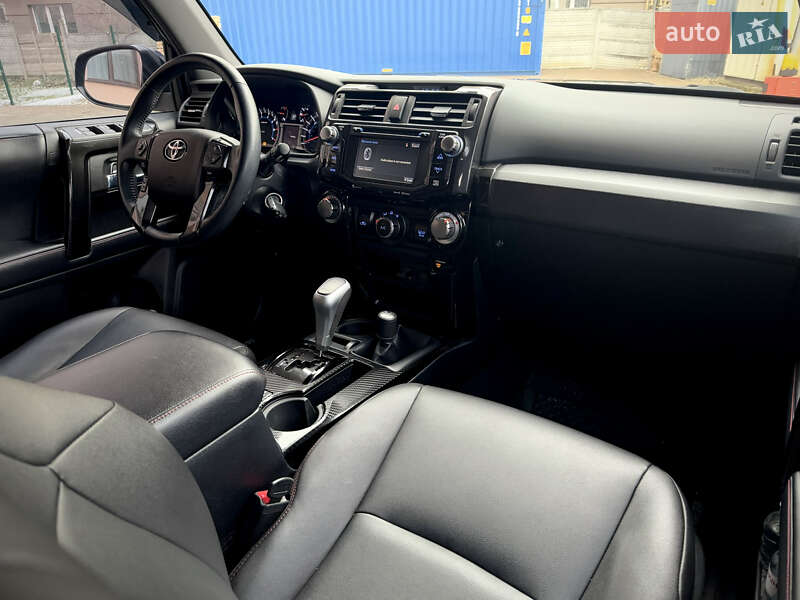 Внедорожник / Кроссовер Toyota 4Runner 2017 в Ужгороде