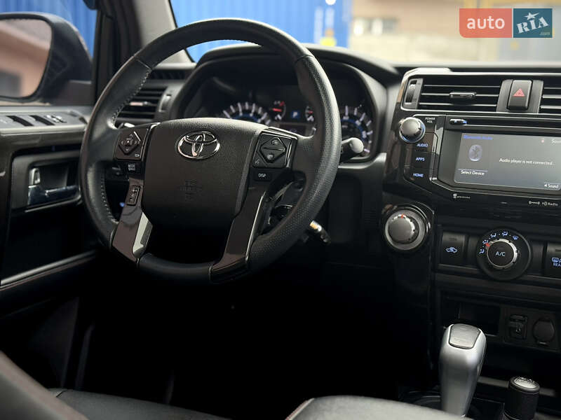 Внедорожник / Кроссовер Toyota 4Runner 2017 в Ужгороде