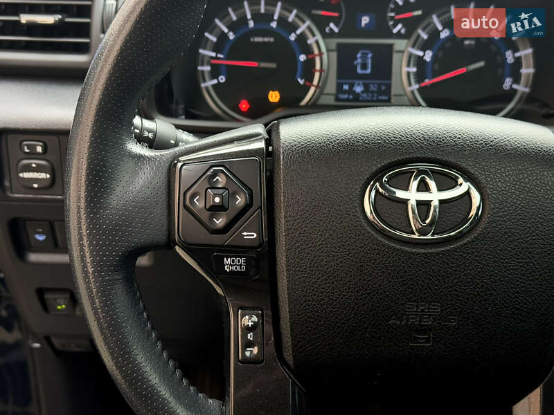 Внедорожник / Кроссовер Toyota 4Runner 2017 в Ужгороде