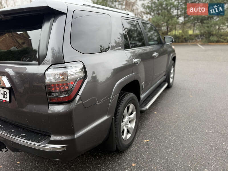 Внедорожник / Кроссовер Toyota 4Runner 2014 в Виннице