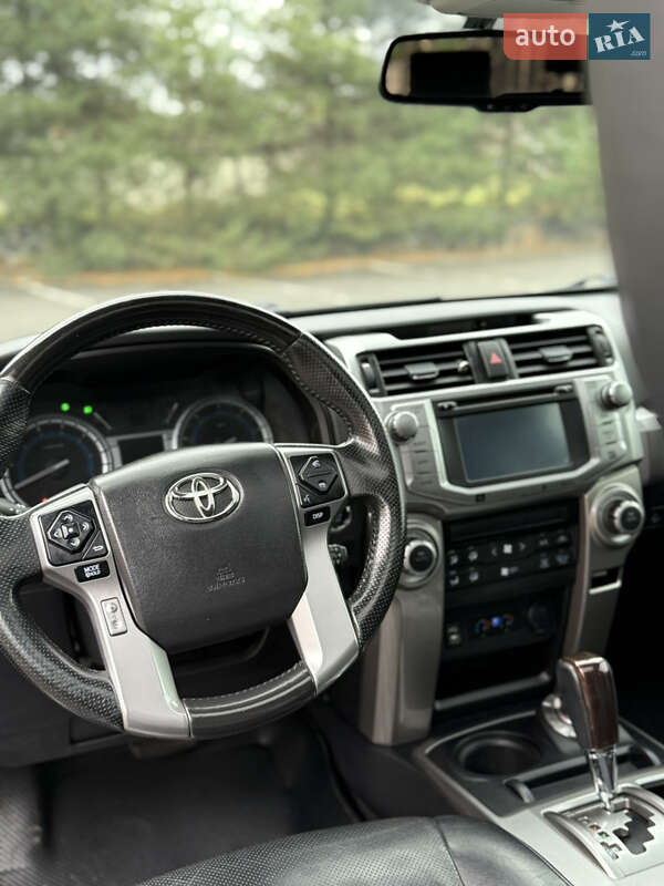 Внедорожник / Кроссовер Toyota 4Runner 2014 в Виннице