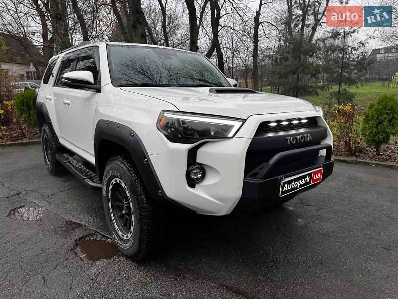 Внедорожник / Кроссовер Toyota 4Runner 2019 в Киеве