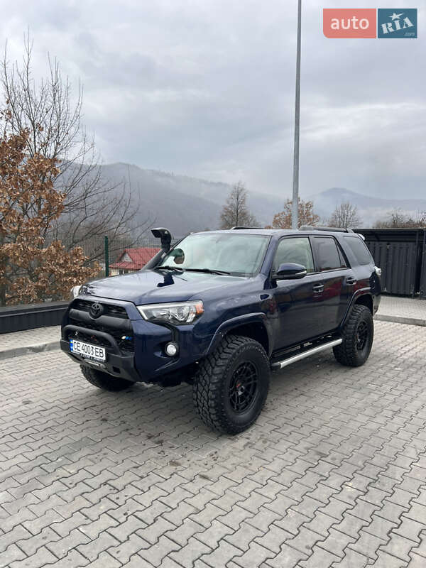 Внедорожник / Кроссовер Toyota 4Runner 2014 в Яремче
