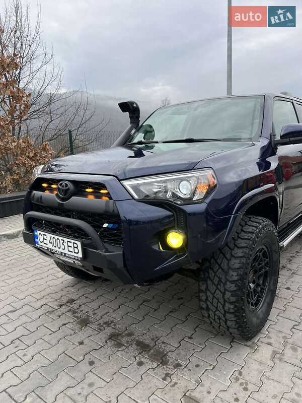 Внедорожник / Кроссовер Toyota 4Runner 2014 в Яремче