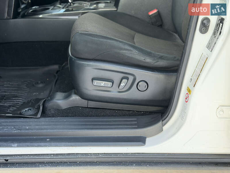 Внедорожник / Кроссовер Toyota 4Runner 2016 в Киеве фото 13 Внедорожник / Кроссовер Toyota 4Runner 2016 в Киеве