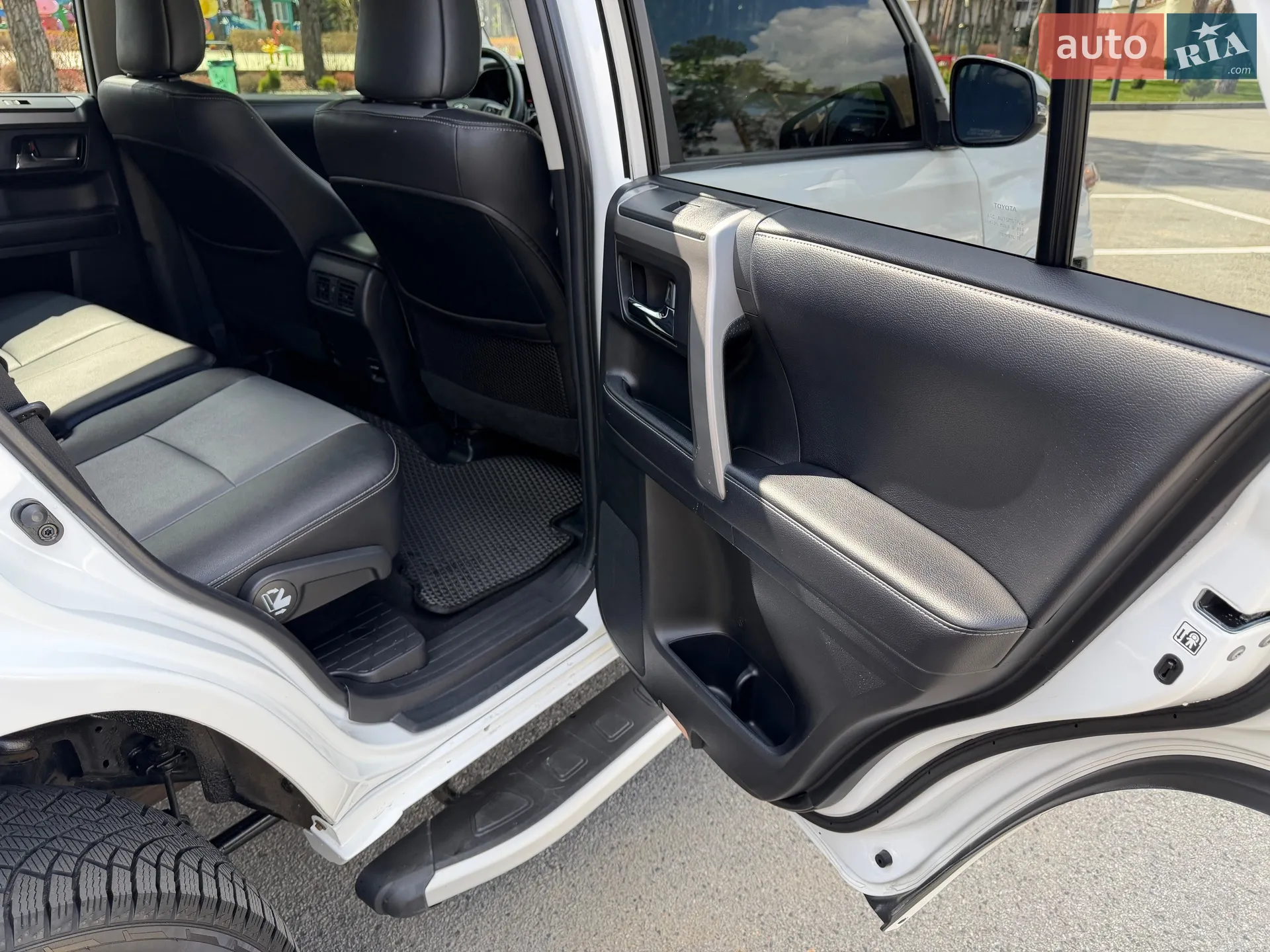 2017 Toyota 4Runner - мініатюра 16