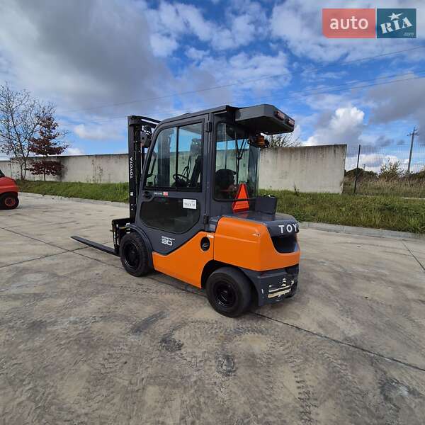 Вилочный погрузчик Toyota 52-8FDF30 2016 в Пустомытах фото 3 Вилочный погрузчик Toyota 52-8FDF30 2016 в Пустомытах