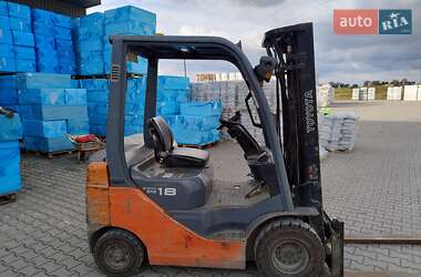 Ножничный подъемник Toyota 62-7FDF 2008 в Львове