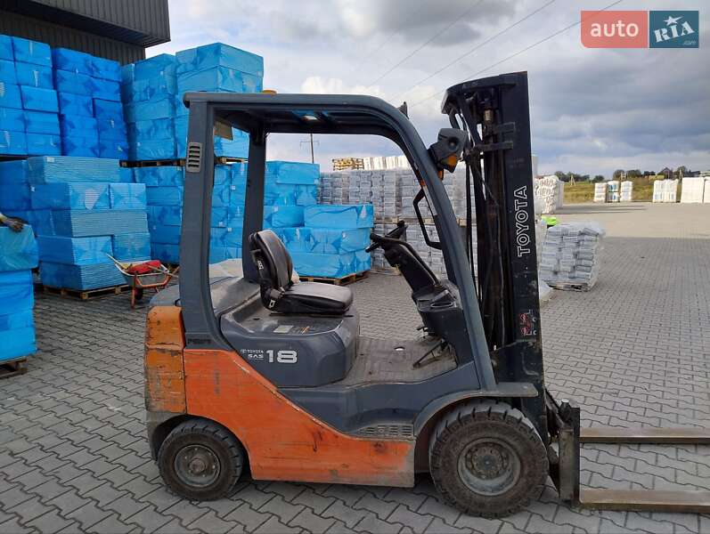 Ножичний підйомник Toyota 62-7FDF 2008 в Львові