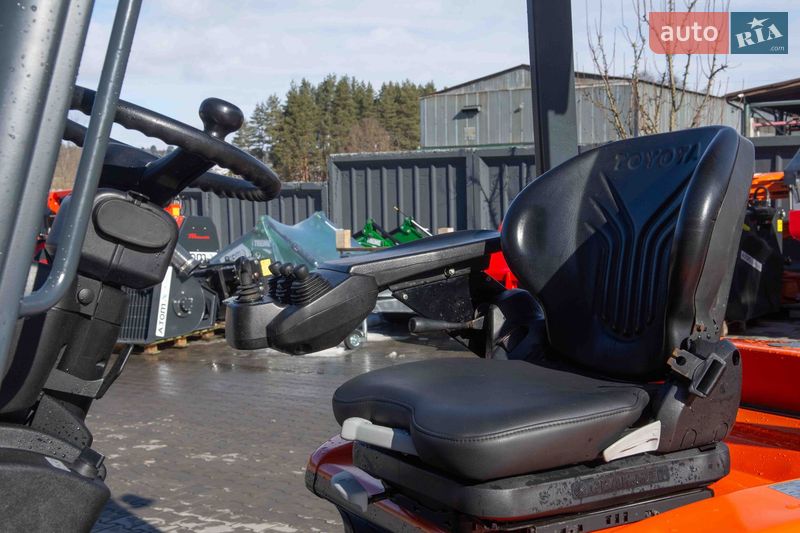 Вилочный погрузчик Toyota 7FB 2012 в Житомире фото 11 Вилочный погрузчик Toyota 7FB 2012 в Житомире
