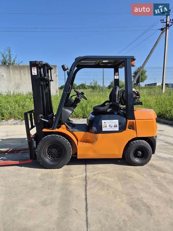 Toyota 7FG25 2005