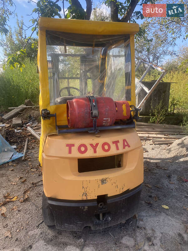 Вилочный погрузчик Toyota 7FGU15 2004 в Бердичеве фото 2 Вилочный погрузчик Toyota 7FGU15 2004 в Бердичеве
