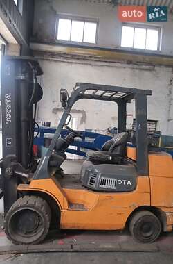 Вилочний навантажувач Toyota 7FGU32 2000 в Городищеві