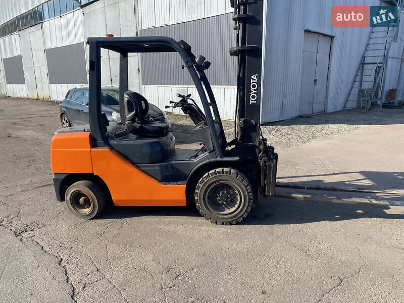 Вилочний навантажувач Toyota 8FD30 2008 в Києві