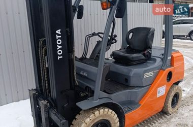 Вилочный погрузчик Toyota 8FDF-25 2018 в Киеве