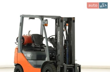 Вилочный погрузчик Toyota 8FG15 2014 в Киеве