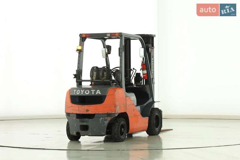 Вилочний навантажувач Toyota 8FG25 2015 в Києві