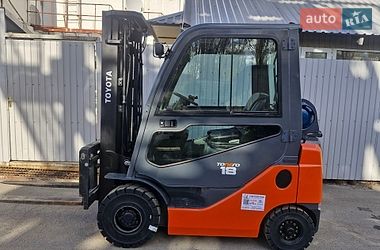 Вилочный погрузчик Toyota 8FGF18 2020 в Киеве