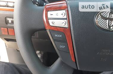 Мінівен Toyota Alphard 2009 в 