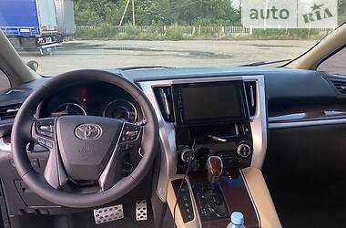 Минивэн Toyota Alphard 2017 в Одессе