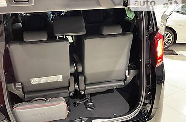Мінівен Toyota Alphard 2021 в 