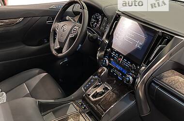 Мінівен Toyota Alphard 2021 в 